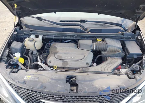 2018 Chrysler Pacifica Touring L z USA, uszkodzony, nr VIN 2C4RC1BG2JR155378